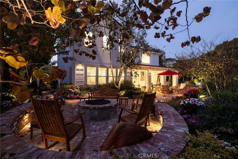 19609 Mayfield Circle Huntington Beach, CA 92648