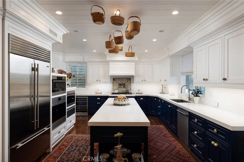 19609 Mayfield Circle Huntington Beach, CA 92648