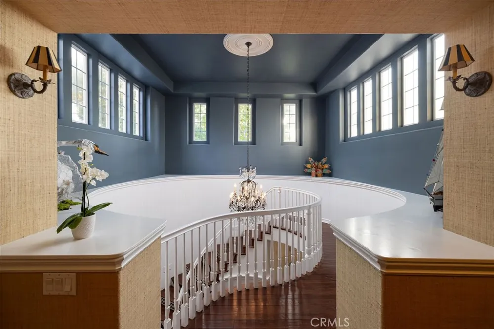 19609 Mayfield Circle Huntington Beach, CA 92648