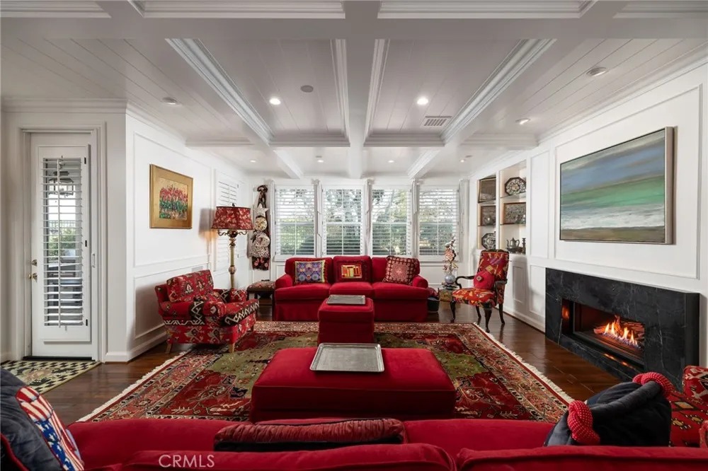 19609 Mayfield Circle Huntington Beach, CA 92648