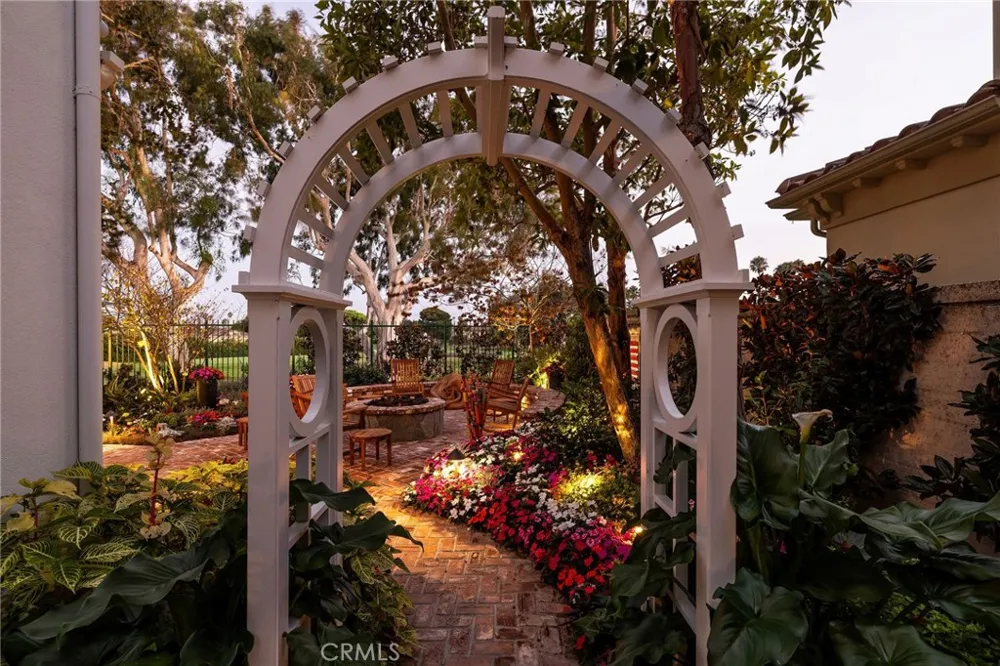 19609 Mayfield Circle Huntington Beach, CA 92648