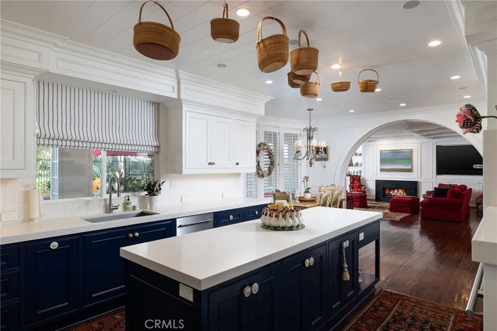 19609 Mayfield Circle Huntington Beach, CA 92648