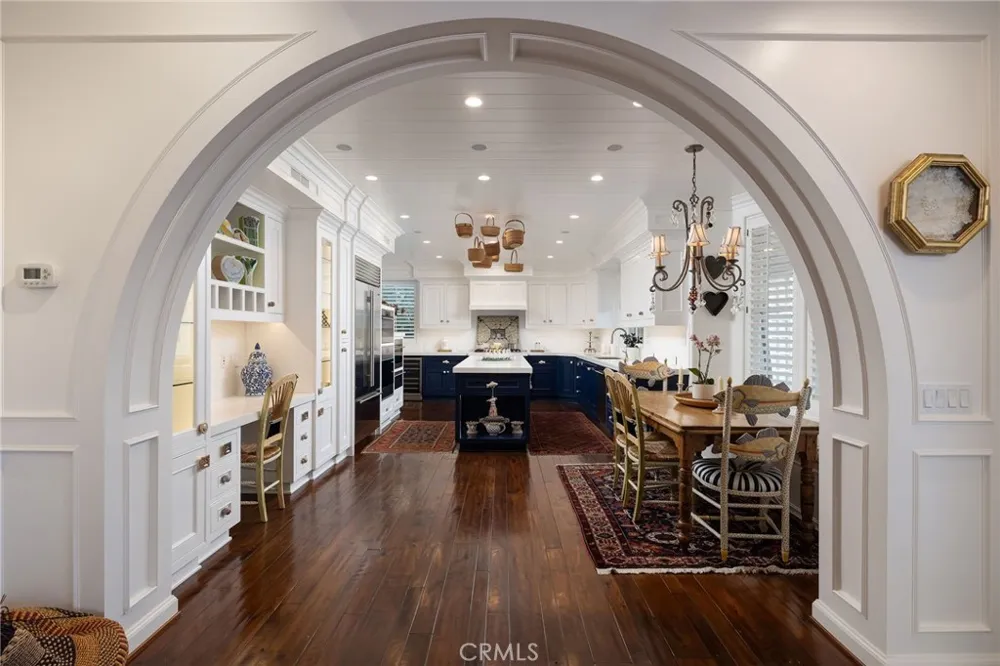 19609 Mayfield Circle Huntington Beach, CA 92648