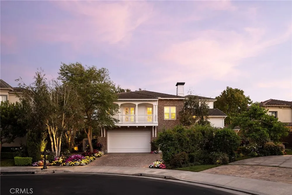 19609 Mayfield Circle Huntington Beach, CA 92648