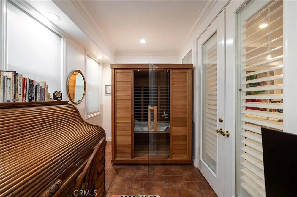19609 Mayfield Circle Huntington Beach, CA 92648