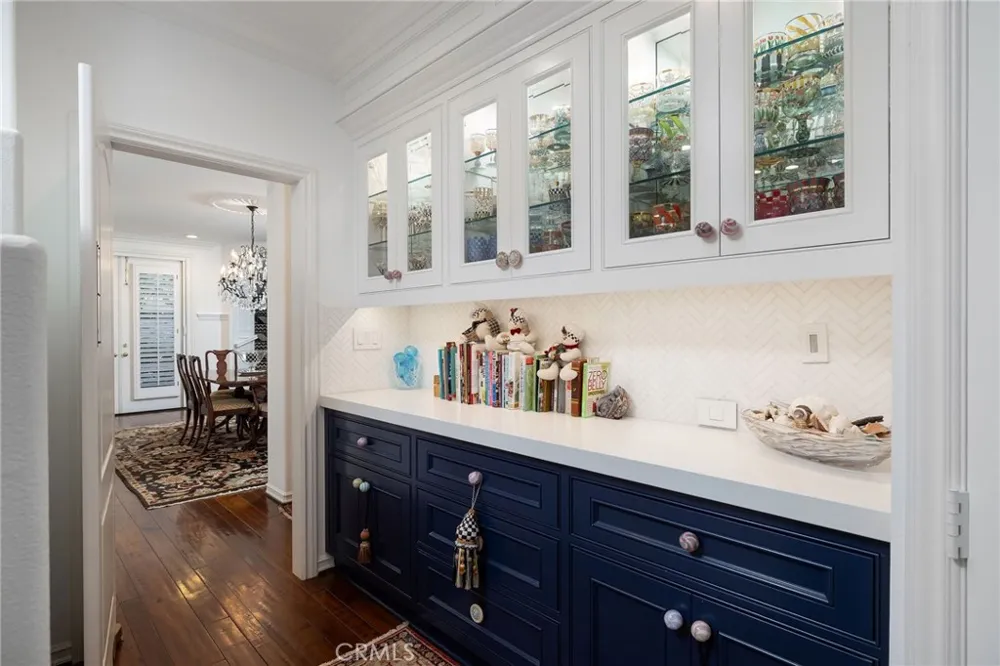 19609 Mayfield Circle Huntington Beach, CA 92648