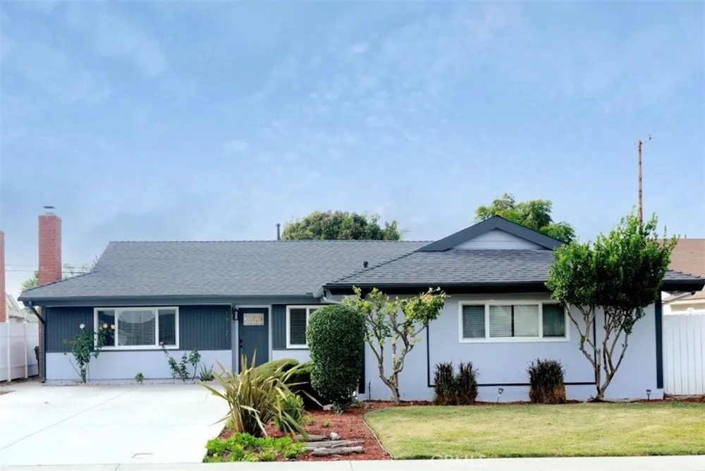 17121 Hague Lane Huntington Beach, CA 92647