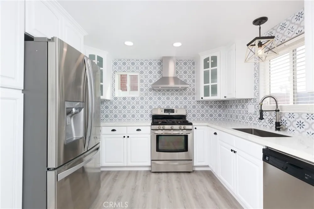 17121 Hague Lane Huntington Beach, CA 92647
