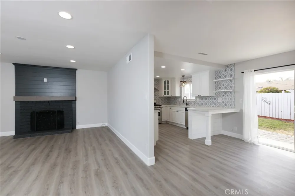 17121 Hague Lane Huntington Beach, CA 92647