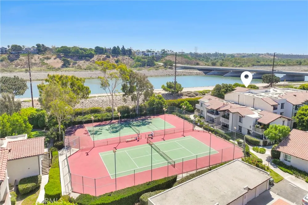 21372 Brookhurst #526 Huntington Beach, CA 92646