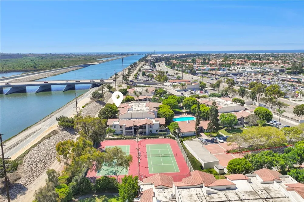 21372 Brookhurst #526 Huntington Beach, CA 92646