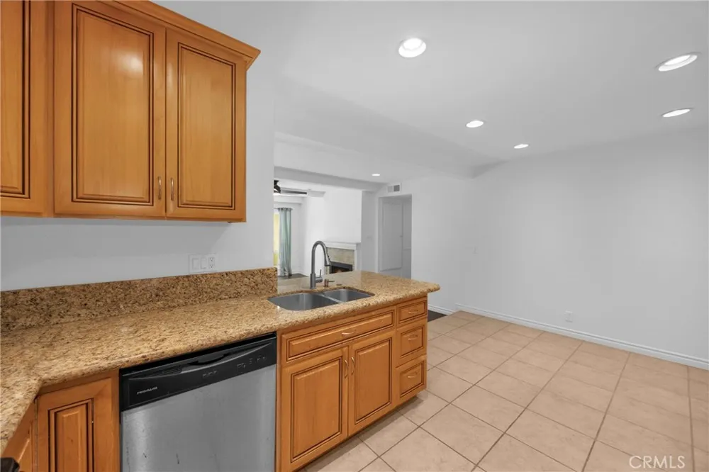 21372 Brookhurst #526 Huntington Beach, CA 92646