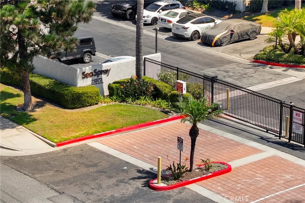 21372 Brookhurst #526 Huntington Beach, CA 92646