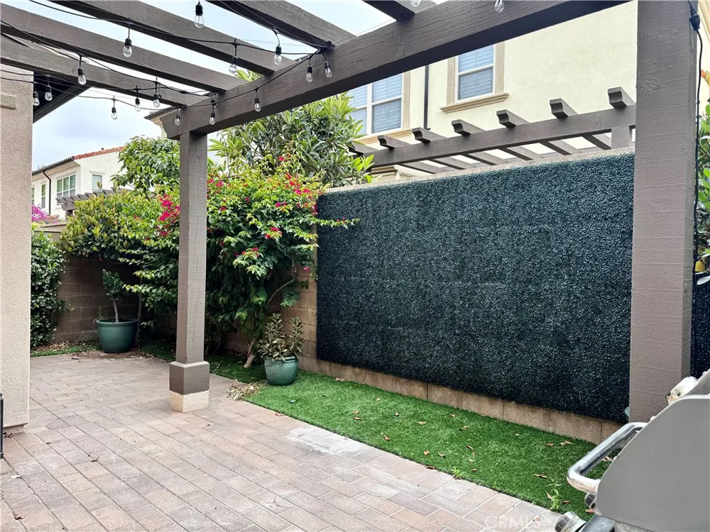 31 Shellbark Irvine, CA 92618