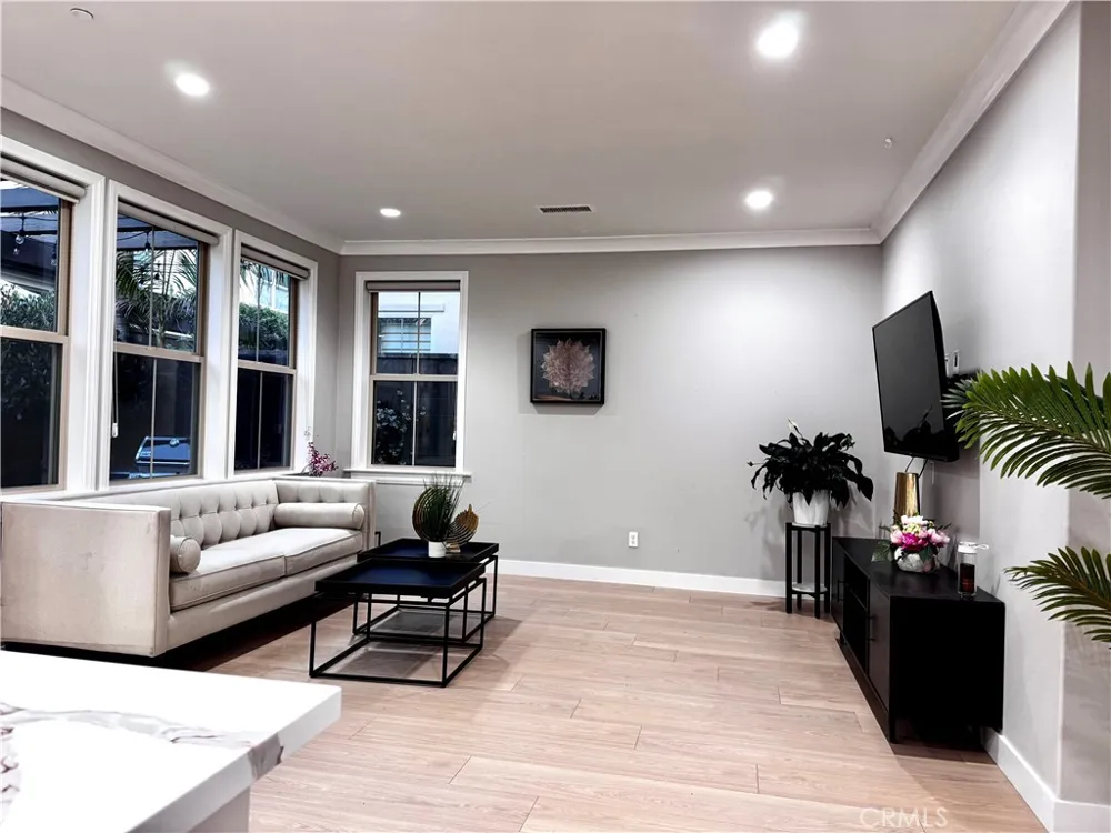 31 Shellbark Irvine, CA 92618