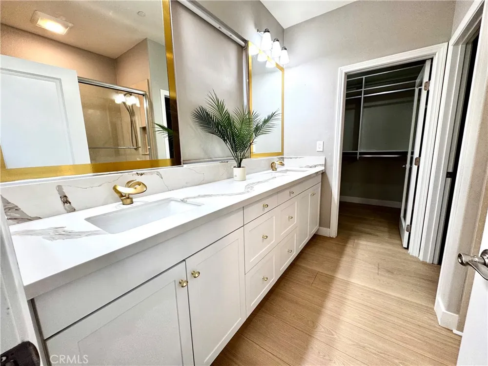 31 Shellbark Irvine, CA 92618