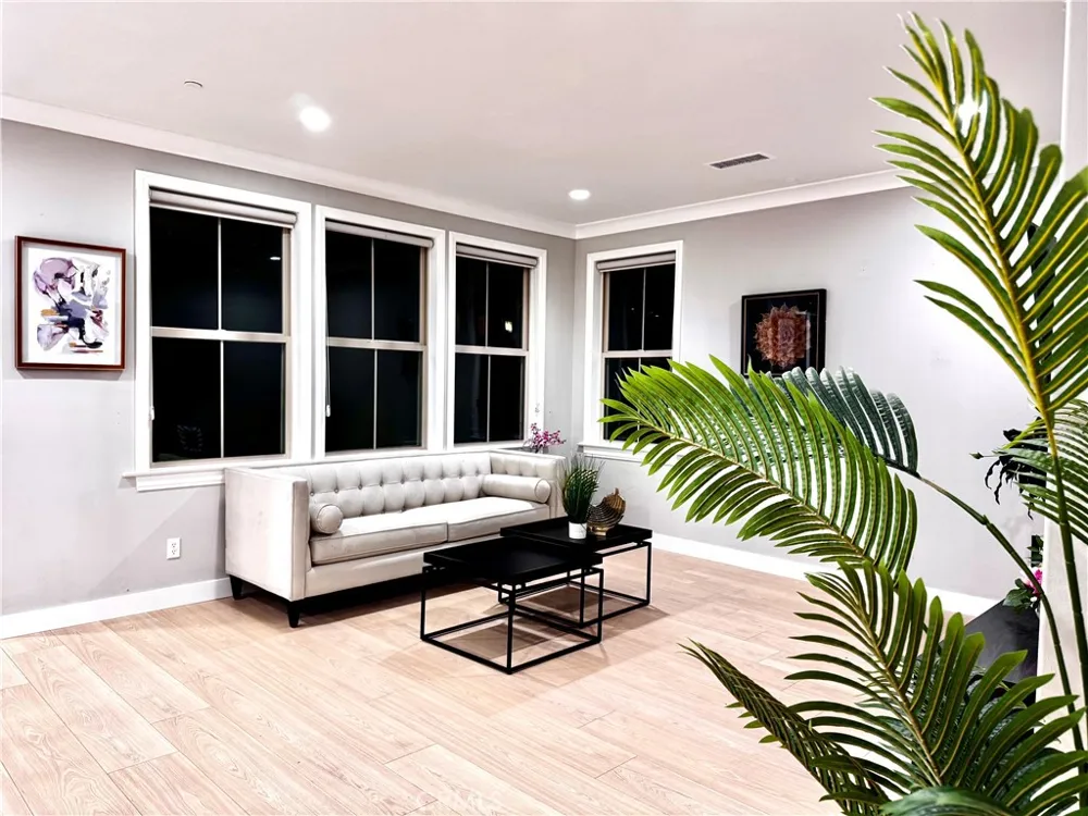 31 Shellbark Irvine, CA 92618
