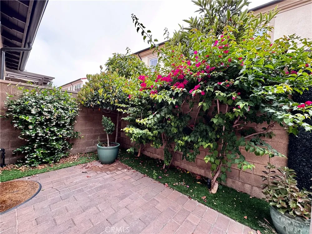 31 Shellbark Irvine, CA 92618