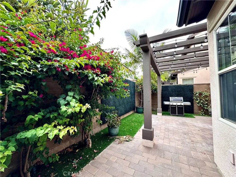 31 Shellbark Irvine, CA 92618