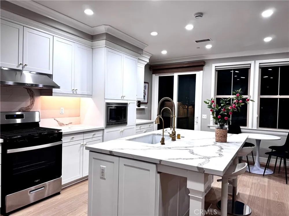 31 Shellbark Irvine, CA 92618
