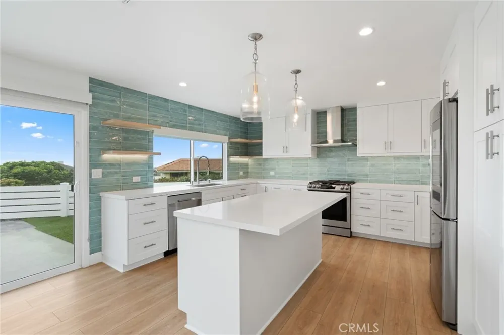 946 Avenida Presidio San Clemente, CA 92672