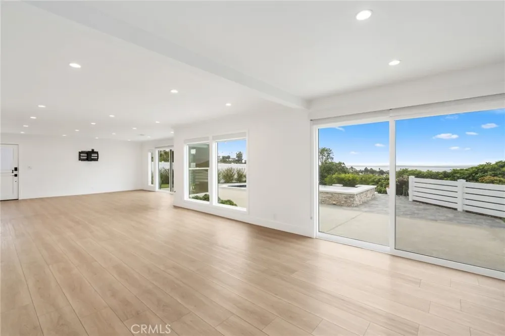 946 Avenida Presidio San Clemente, CA 92672