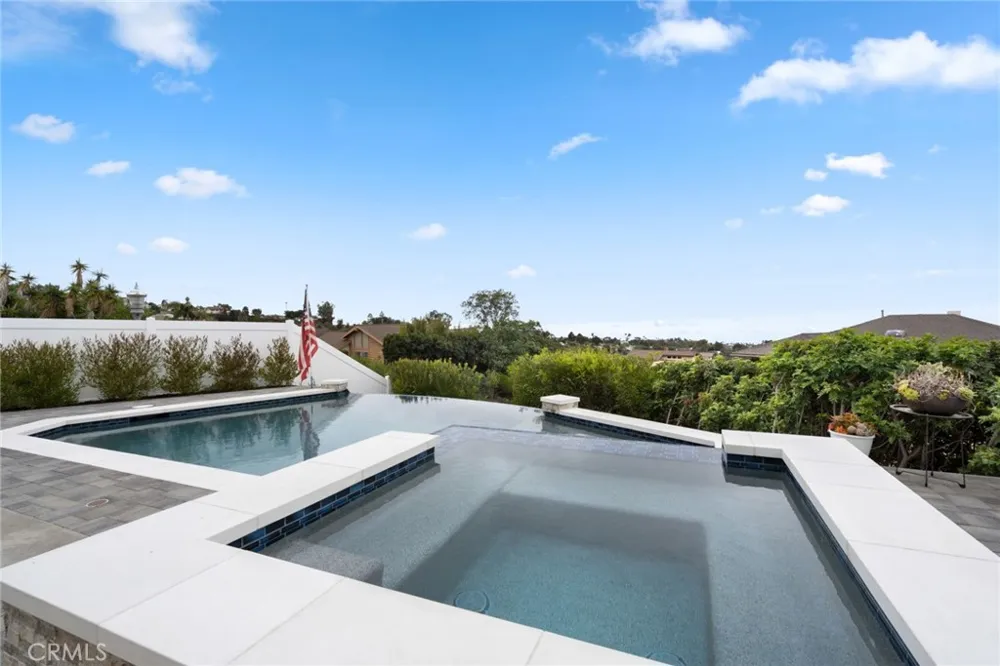946 Avenida Presidio San Clemente, CA 92672