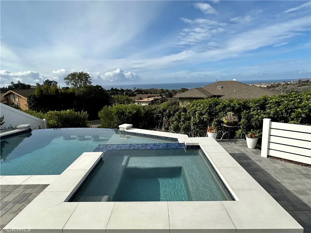 946 Avenida Presidio San Clemente, CA 92672