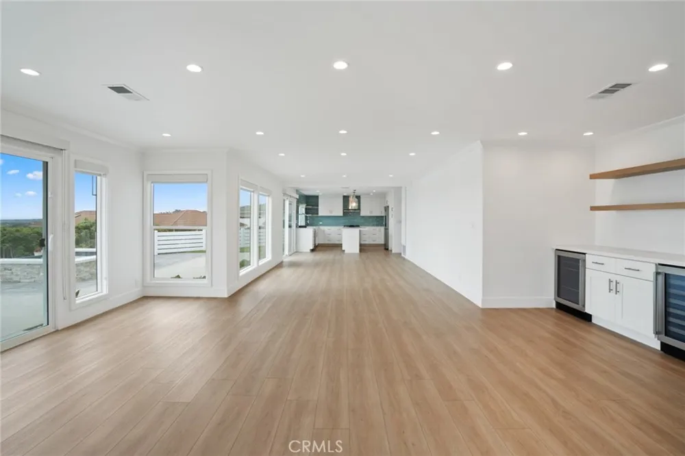 946 Avenida Presidio San Clemente, CA 92672