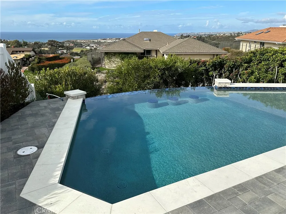 946 Avenida Presidio San Clemente, CA 92672