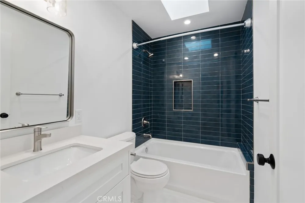 946 Avenida Presidio San Clemente, CA 92672