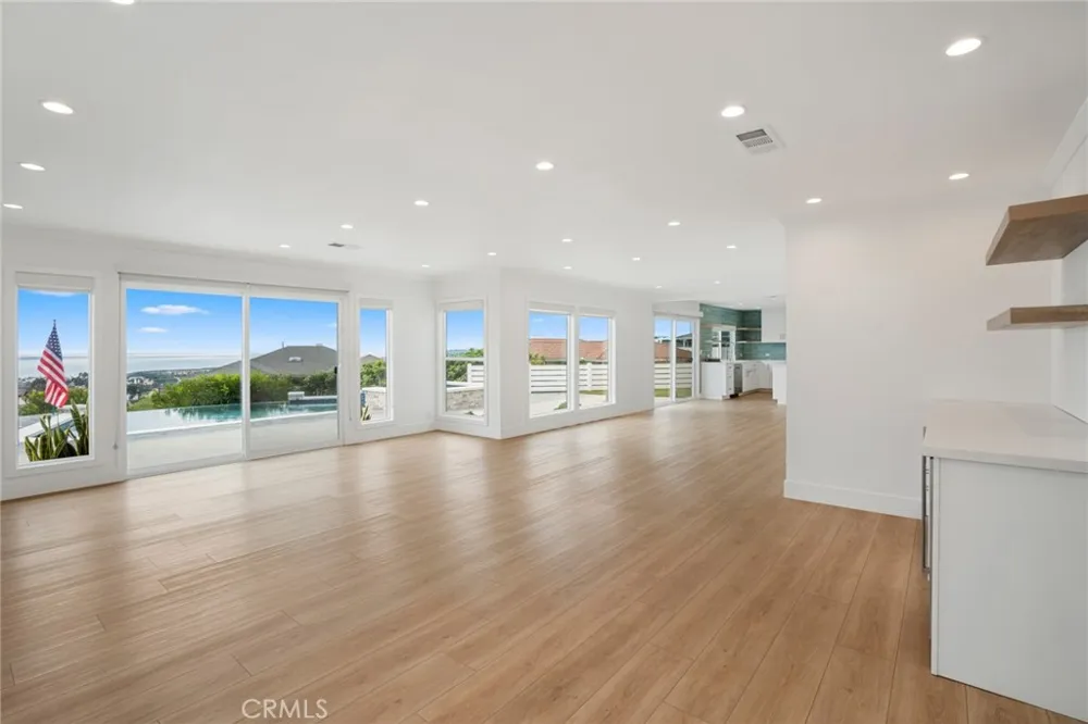 946 Avenida Presidio San Clemente, CA 92672