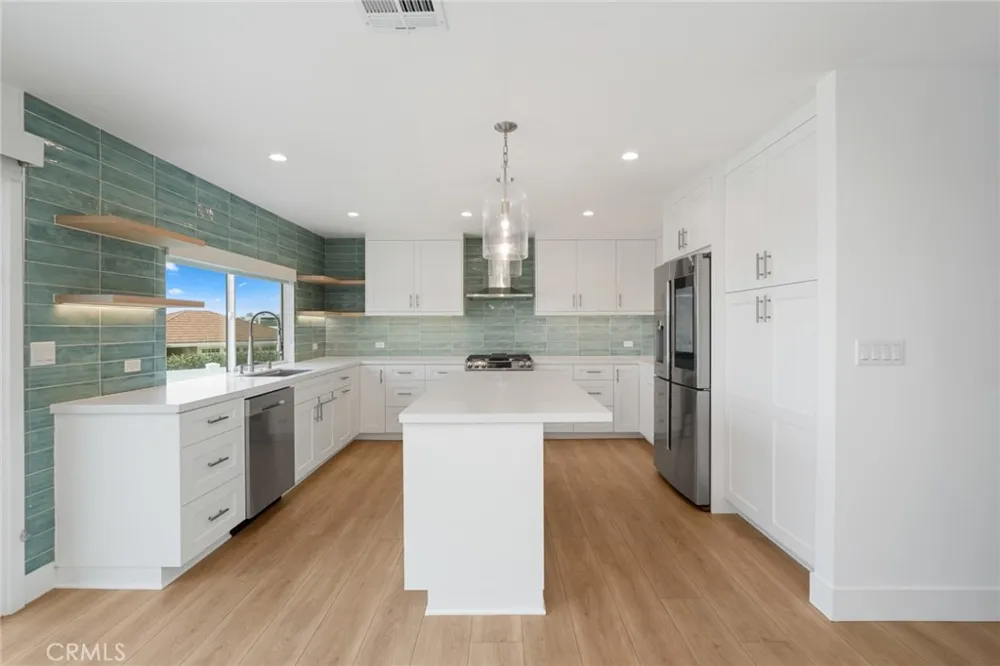 946 Avenida Presidio San Clemente, CA 92672