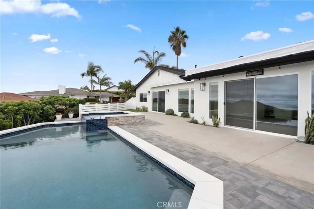 946 Avenida Presidio San Clemente, CA 92672