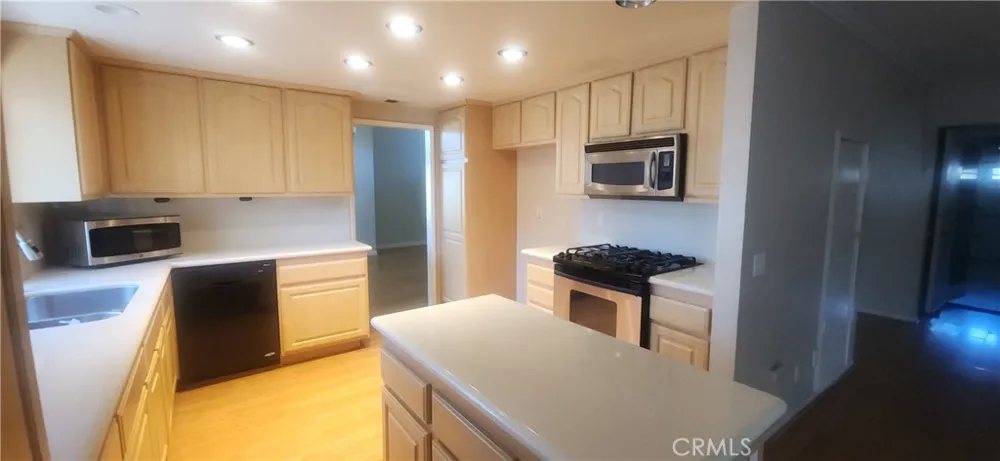 1267 Regent Corona, CA 92882
