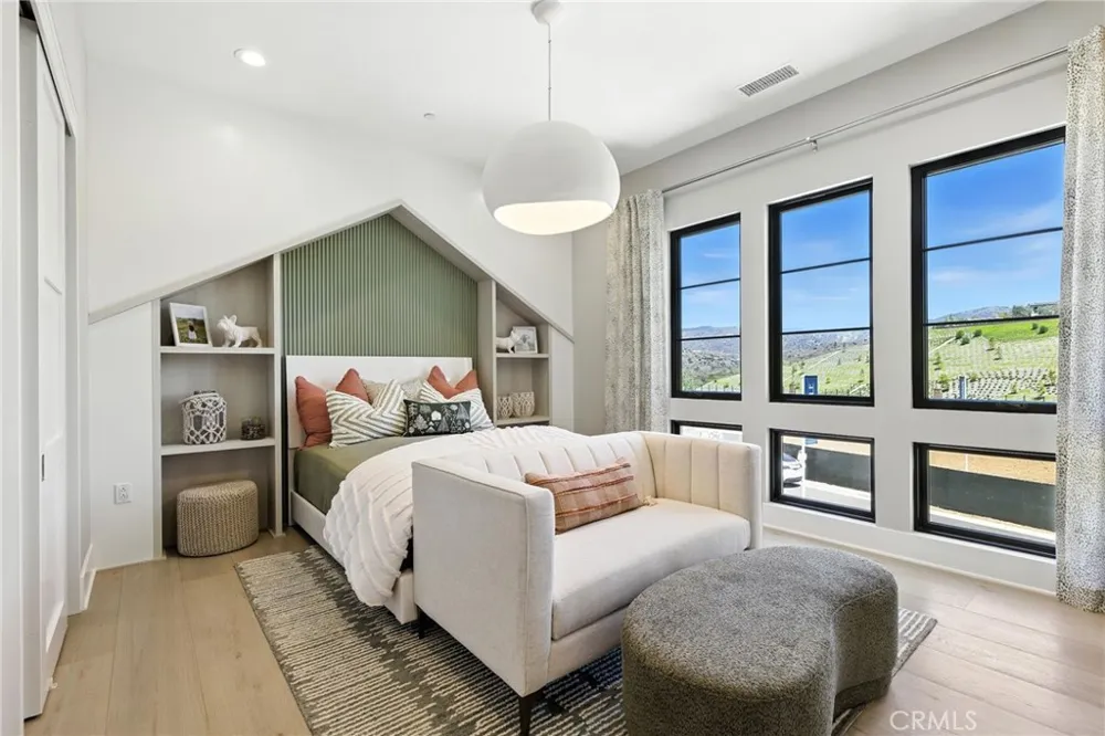 441 Narcissus Irvine, CA 92602