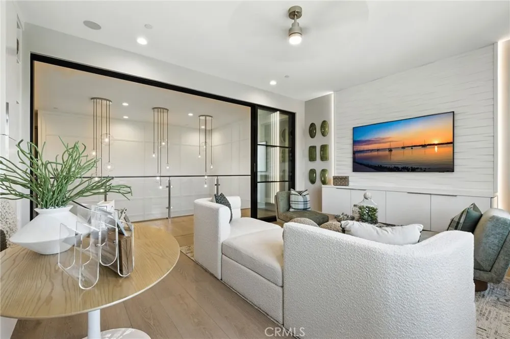 441 Narcissus Irvine, CA 92602