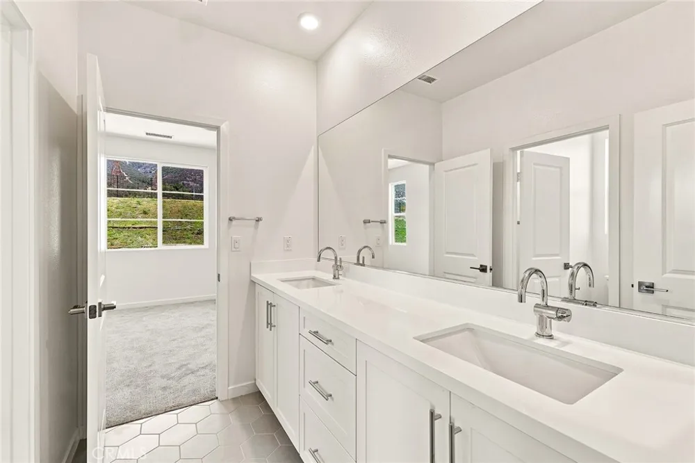 16062 Butterfly Drive Fontana, CA 92336