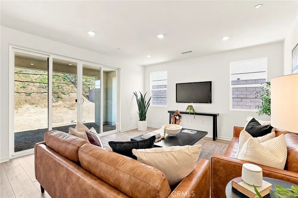 16062 Butterfly Drive Fontana, CA 92336