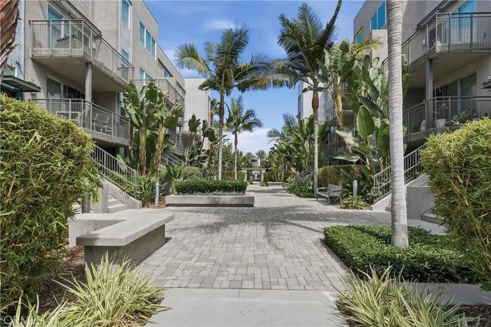 43 Gramercy Irvine, CA 92612
