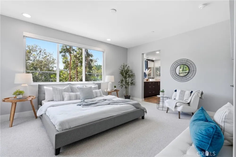 43 Gramercy Irvine, CA 92612