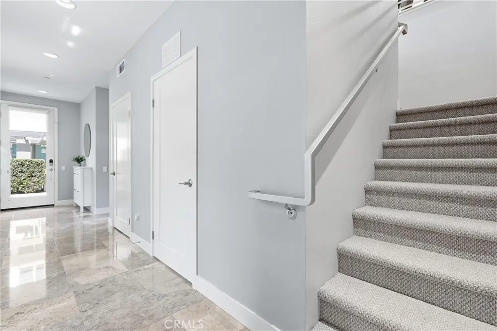 43 Gramercy Irvine, CA 92612