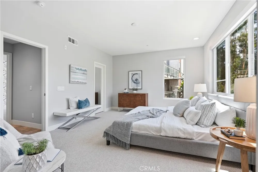 43 Gramercy Irvine, CA 92612