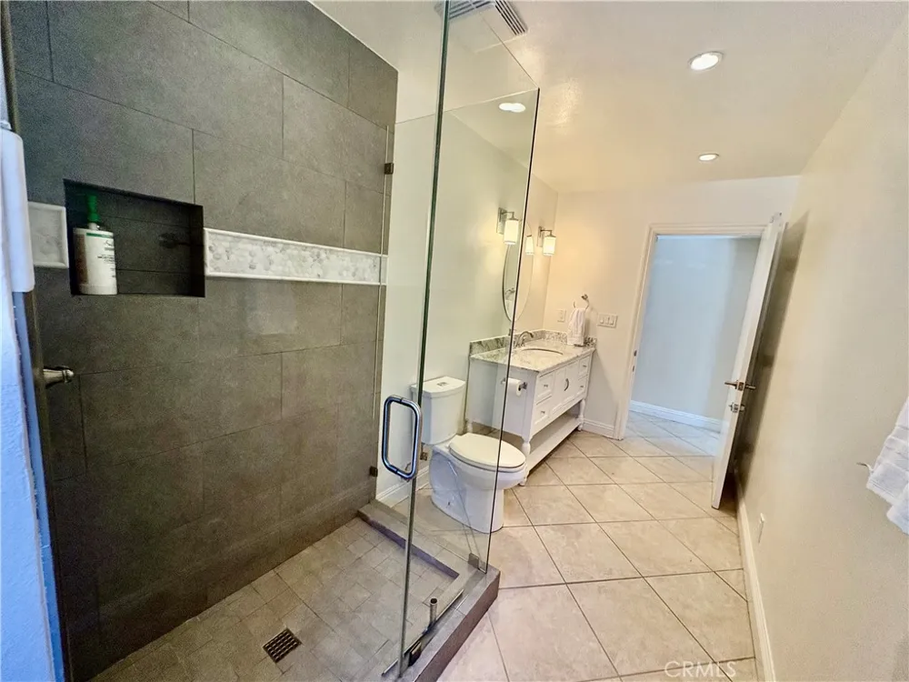 20441 Ravenwood Huntington Beach, CA 92646
