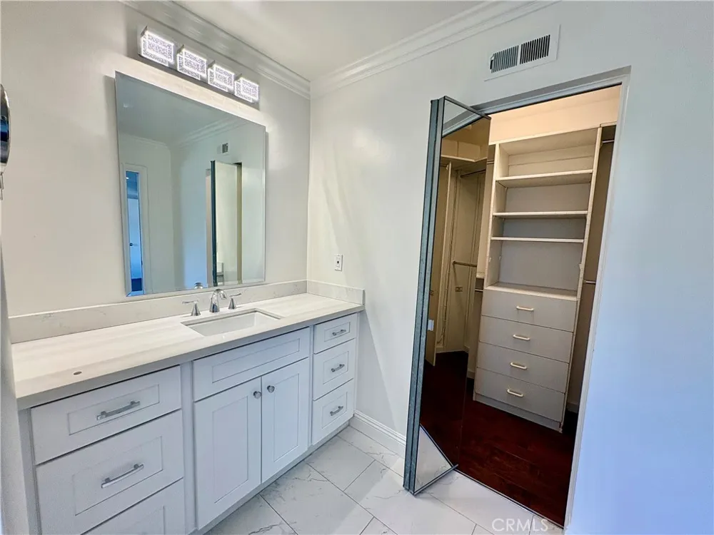 20441 Ravenwood Huntington Beach, CA 92646