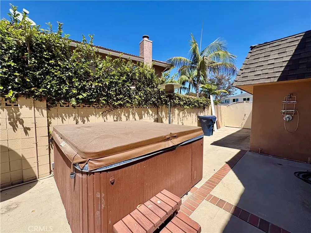 20441 Ravenwood Huntington Beach, CA 92646