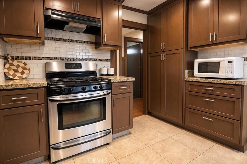 134 Melrose Monrovia, CA 91016