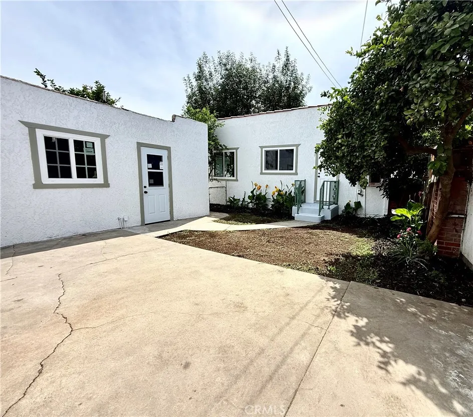 6072 Myrtle Avenue Long Beach, CA 90805