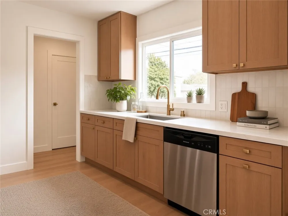 6072 Myrtle Avenue Long Beach, CA 90805