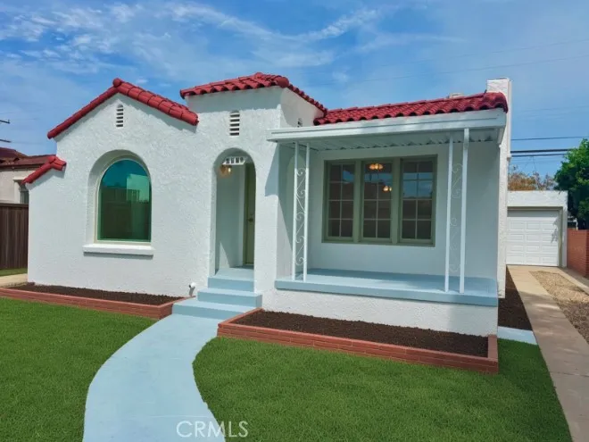 6072 Myrtle Avenue Long Beach, CA 90805